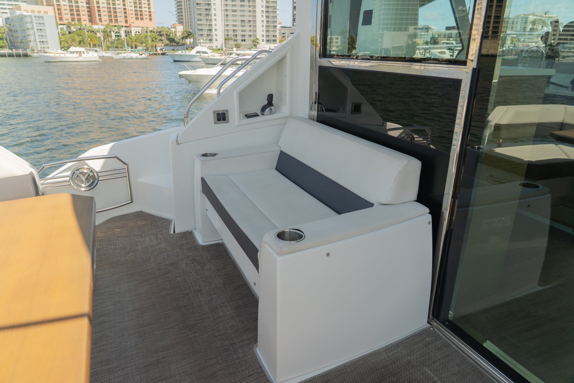 Yacht Photo 14